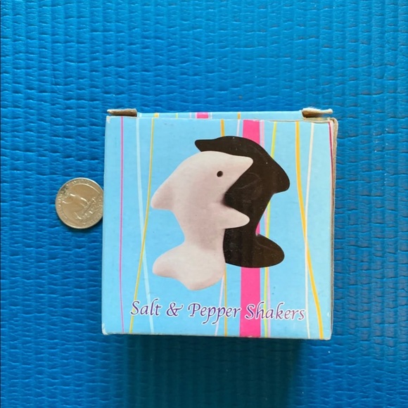 Dolphins salt and pepper shakers - Picture 3 of 4